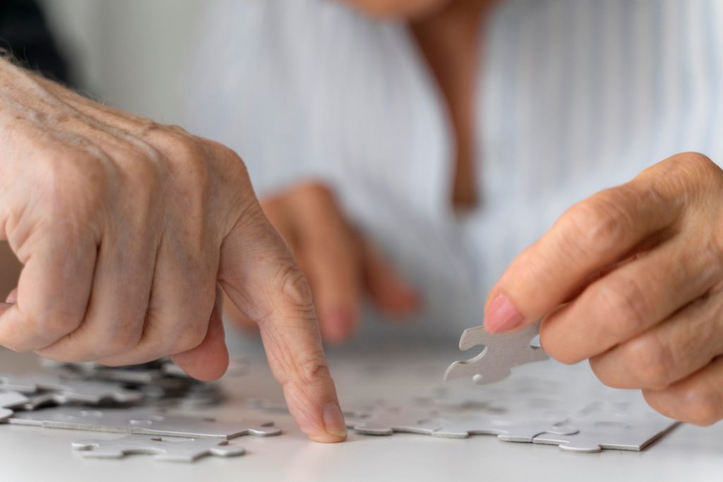 Senior People Confronting Alzheimer Disease (2)