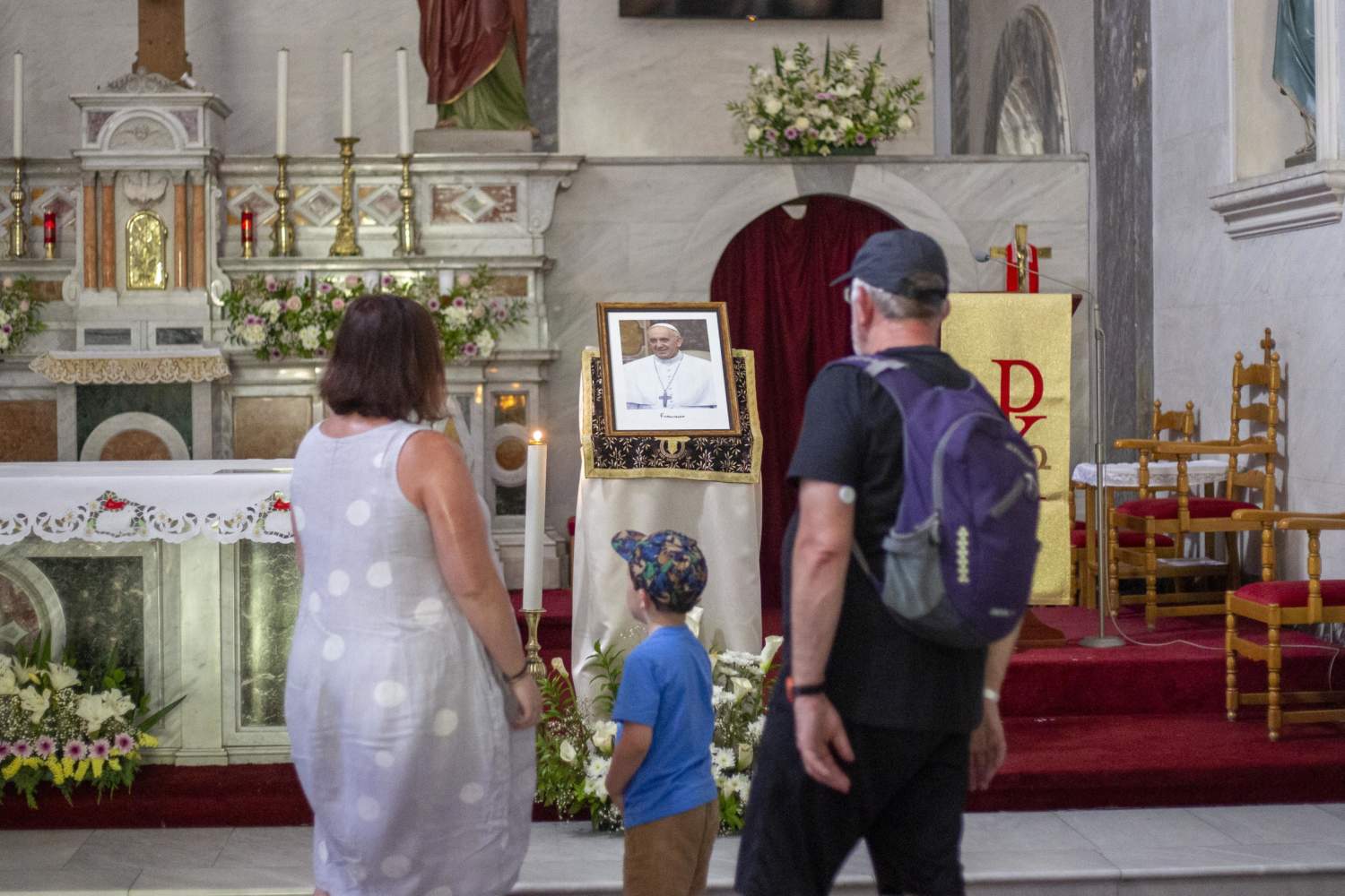 People Pay Respects After Pope Francis Death In Nicosia April 22. Mattpress George Christophorou