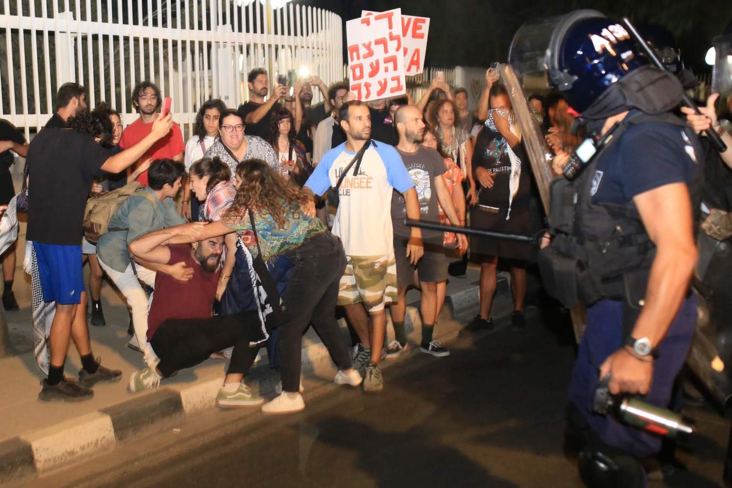 Police Attack Protesters During A Pro Palestine Protest In Nicosia, October 2, 2025. Photo By Mattpress
