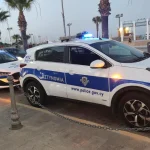 Armed man holds women at knife-point in Larnaca flat