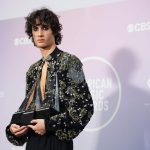 Fans honor Sombr and ‘Golden’ at American Music Awards 