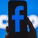 Facebook users report login and homepage problems